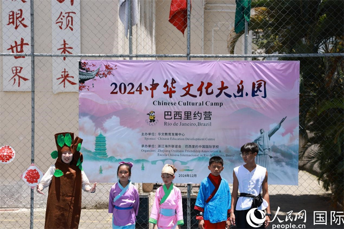 話劇《司馬光砸缸》演繹了中國(guó)家喻戶曉的兒童故事。人民網(wǎng)記者 陳海琪攝