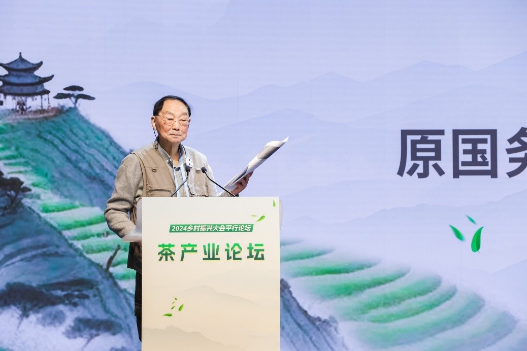 全國農(nóng)業(yè)科技創(chuàng)業(yè)創(chuàng)新聯(lián)盟主席，原國務(wù)院參事、國務(wù)院扶貧辦主任、農(nóng)業(yè)部副部長劉堅致辭