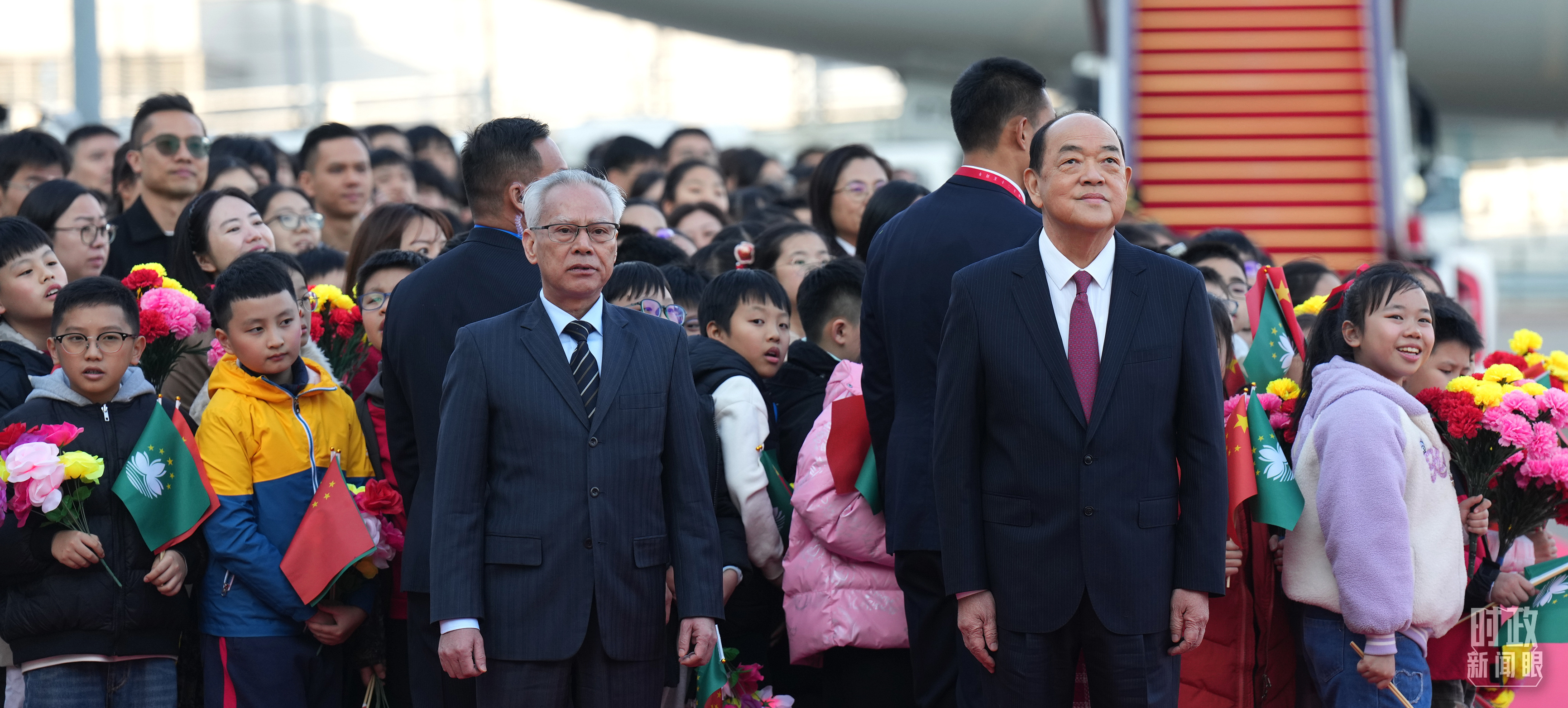 △澳門(mén)特別行政區(qū)行政長(zhǎng)官賀一誠(chéng)、候任行政長(zhǎng)官岑浩輝在活動(dòng)現(xiàn)場(chǎng)。（總臺(tái)記者李晉拍攝）