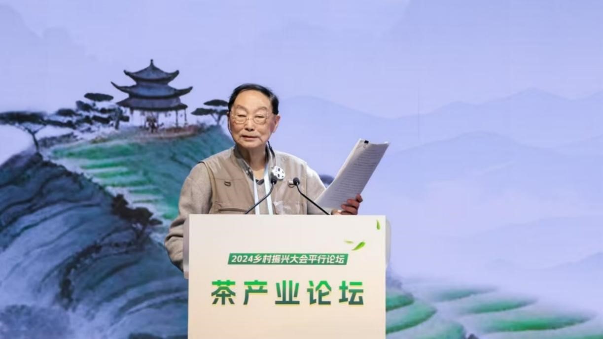 全國農(nóng)業(yè)科技創(chuàng)業(yè)創(chuàng)新聯(lián)盟主席，原國務(wù)院參事、國務(wù)院扶貧辦主任、農(nóng)業(yè)部副部長劉堅發(fā)言