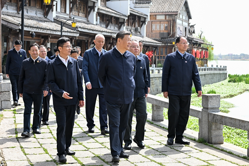 2024年3月19日，習(xí)近平總書(shū)記在湖南常德河街考察。