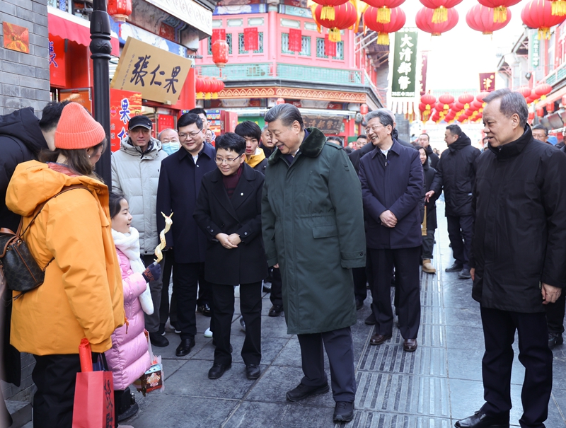 2024年2月1日，習(xí)近平總書(shū)記在天津古文化街考察。