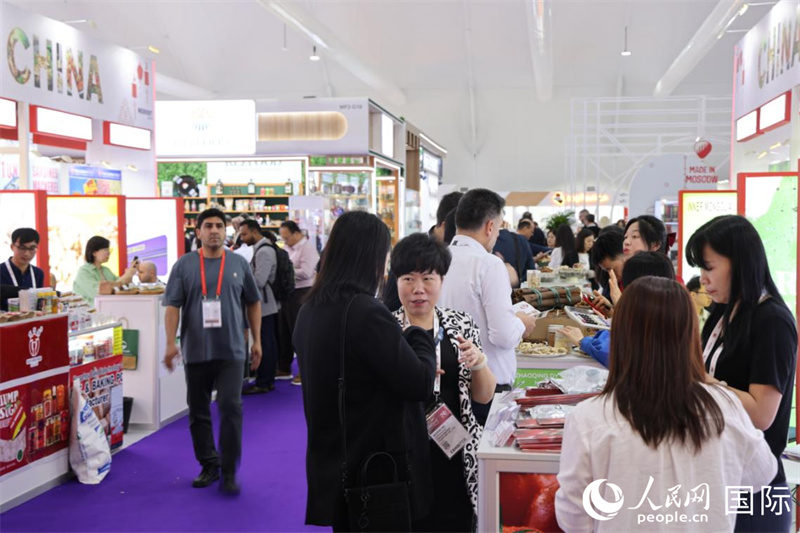 第三十屆海灣食品展正在迪拜舉行，圖為中國(guó)館一角。人民網(wǎng)記者 張志文攝