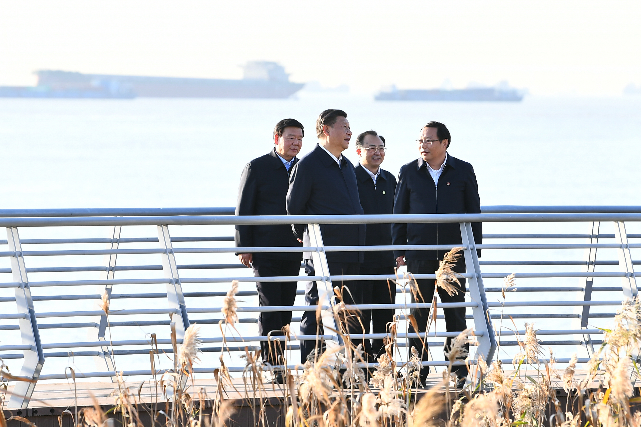 2020年11月12日，習(xí)近平總書記在江蘇南通五山地區(qū)濱江片區(qū)考察。
