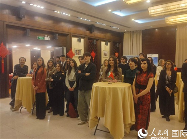 來(lái)自意大利多所高校的師生代表參加了此次活動(dòng)。人民網(wǎng)記者鄭彬攝