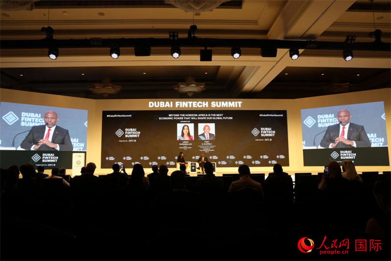 2025迪拜金融科技峰會(huì)期間舉行的對(duì)話活動(dòng)。人民網(wǎng)記者 張志文攝