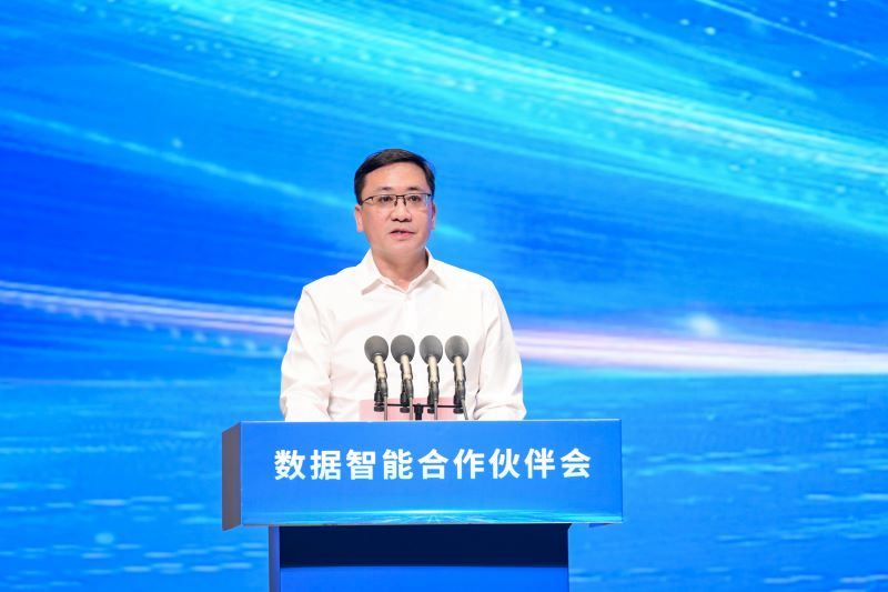 圖為河南省人民政府國有資產(chǎn)監(jiān)督管理委員會黨委委員、副主任李海峰。